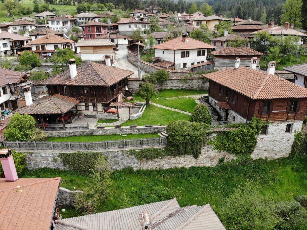 Hadji Neikovi Guest Houses Kopriwschtiza Exterior foto