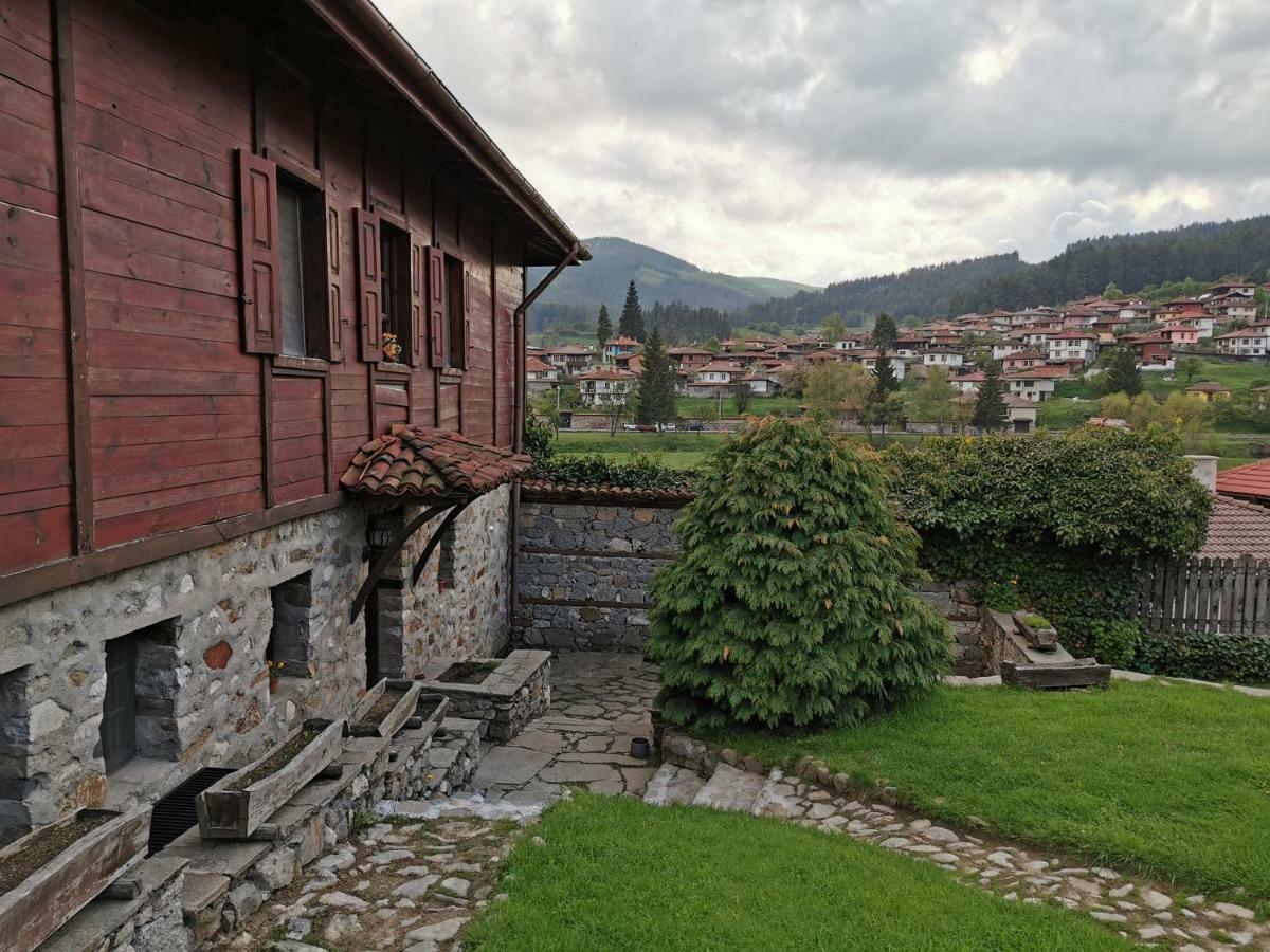 Hadji Neikovi Guest Houses Kopriwschtiza Exterior foto